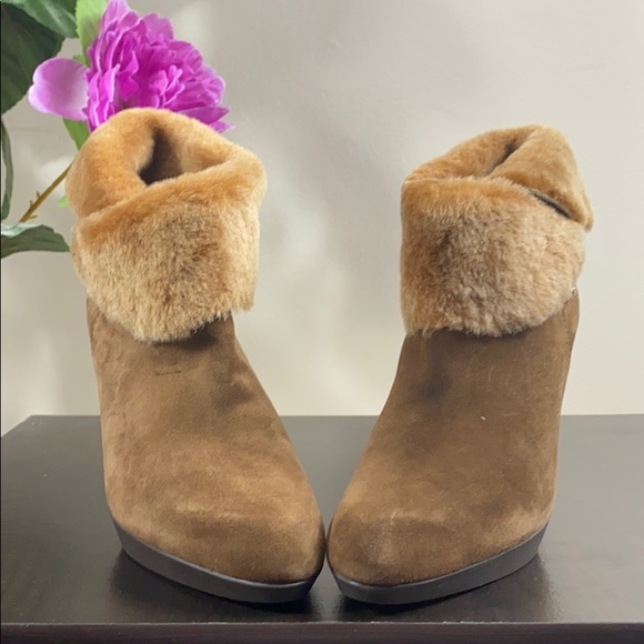 Stuart Weizman Heeled Boots 👢 - Picture 2 of 10